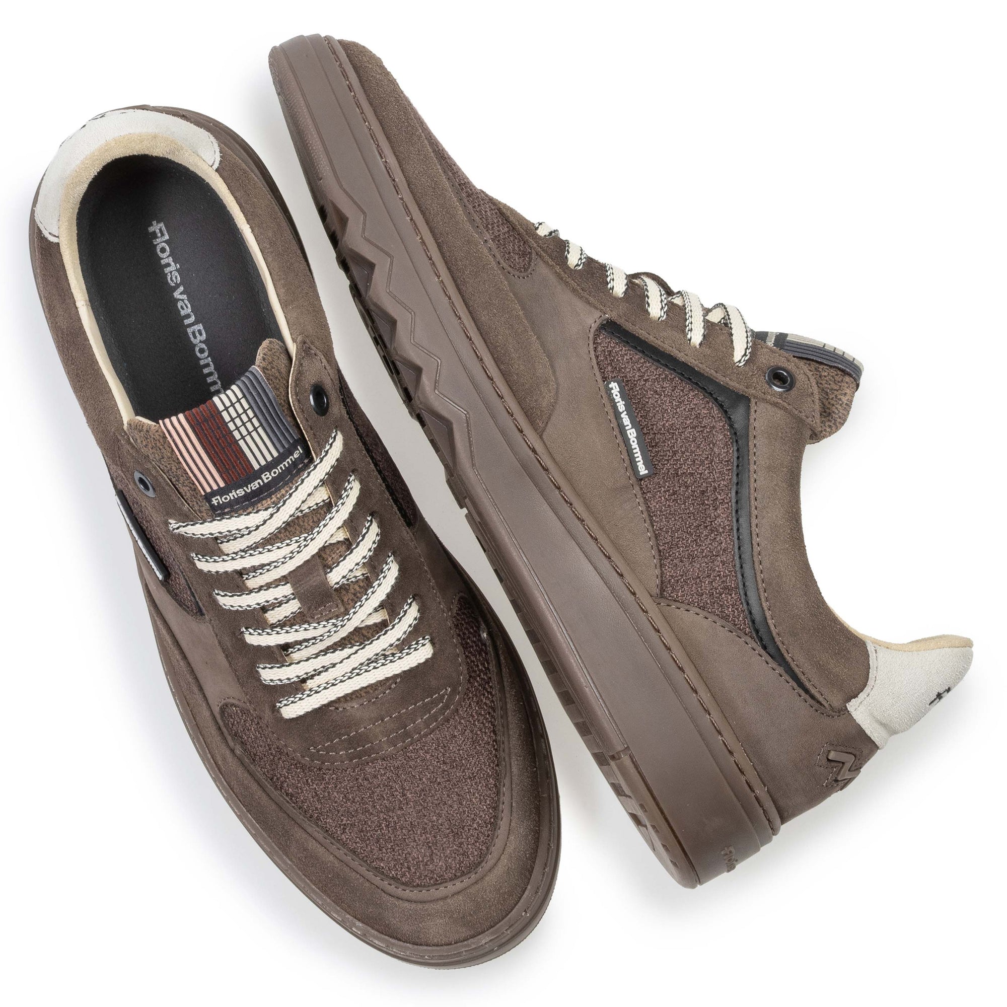 FlorisvanBommelDeKupster0900Brown__4