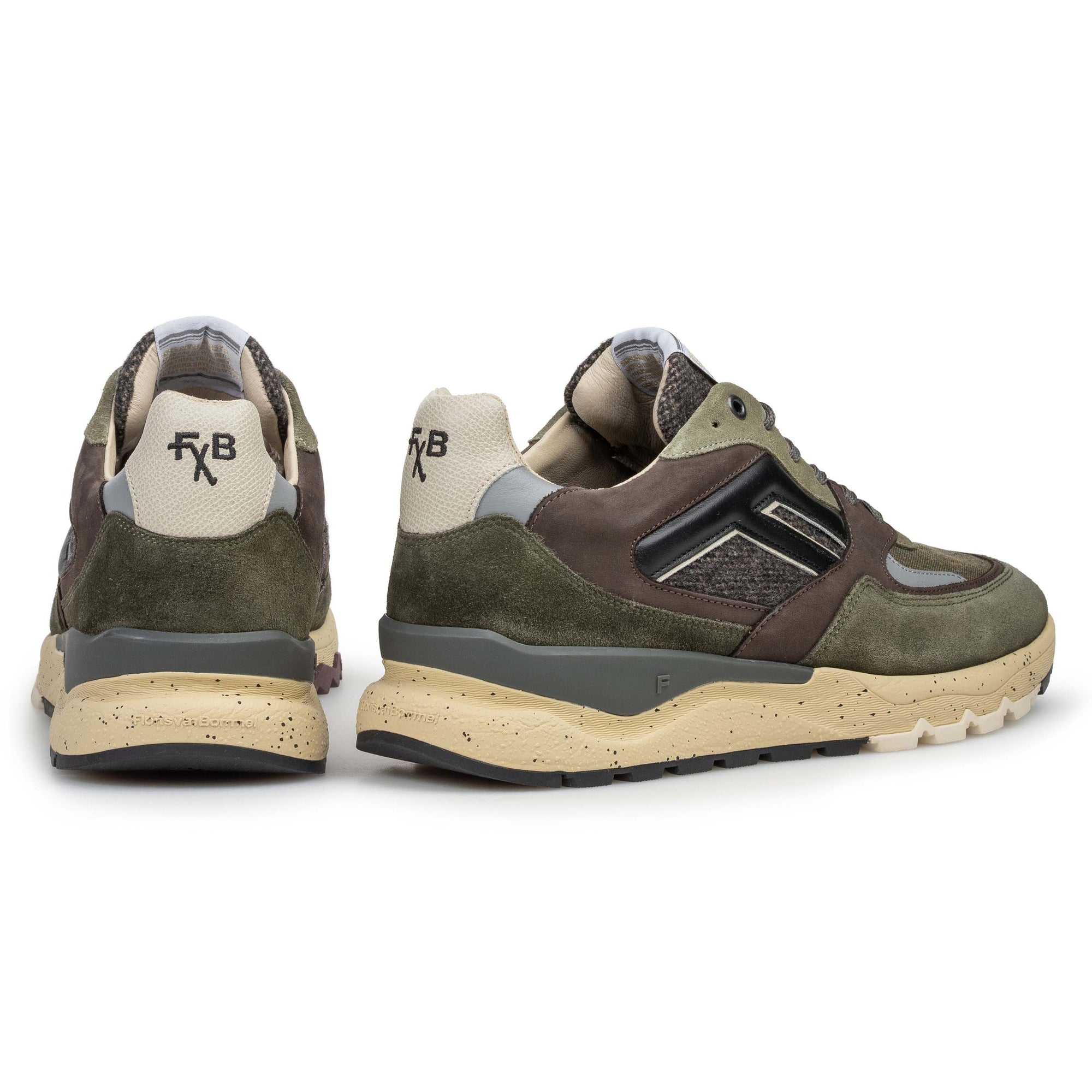 FlorisvanBommelDeTreener0159DkGreen__2