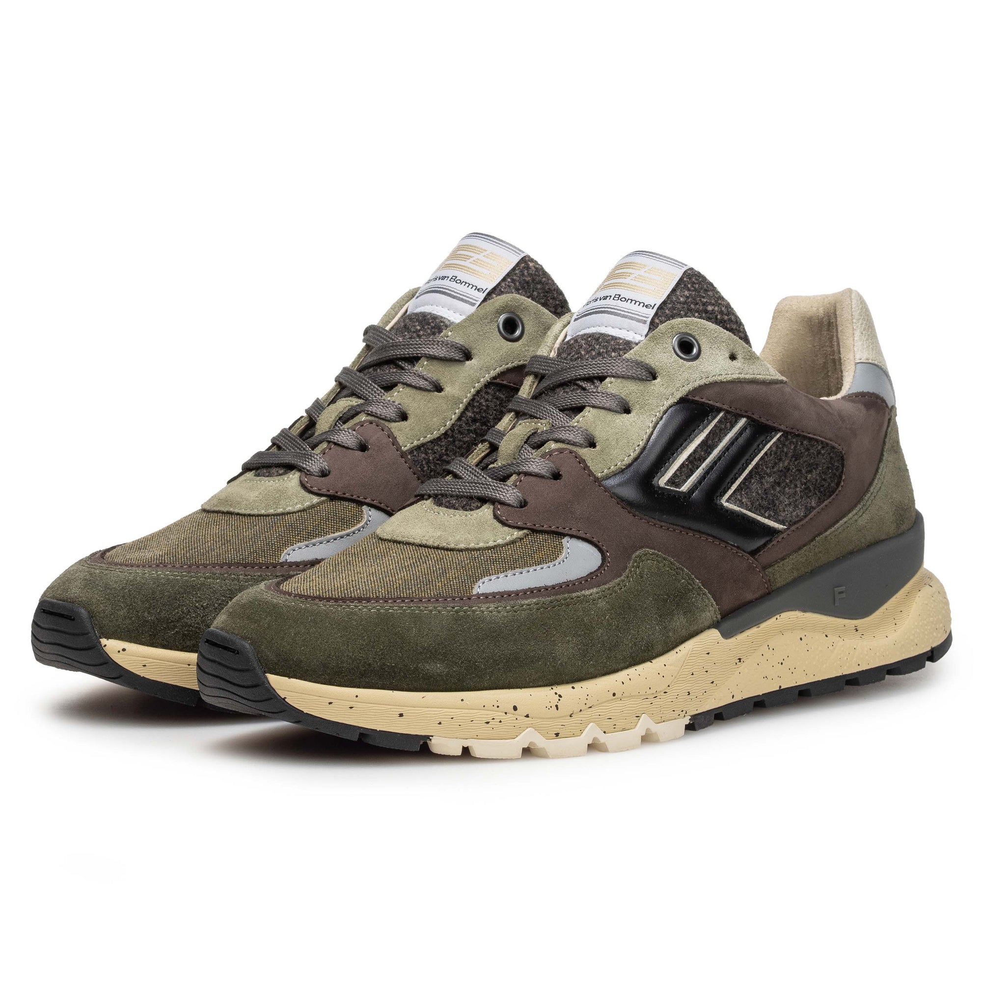 FlorisvanBommelDeTreener0159DkGreen__3